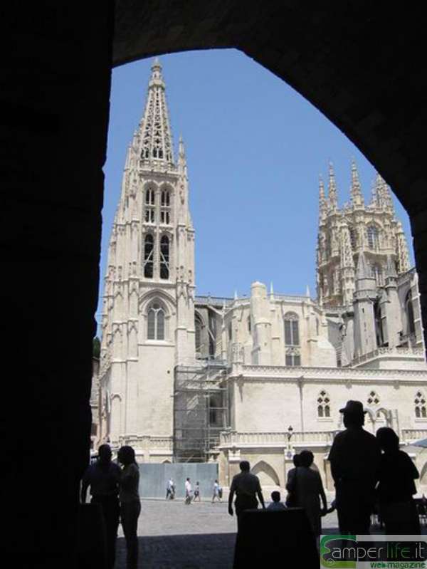 La cattedrale di Burgos camper viaggi spagna cattedrale burgos