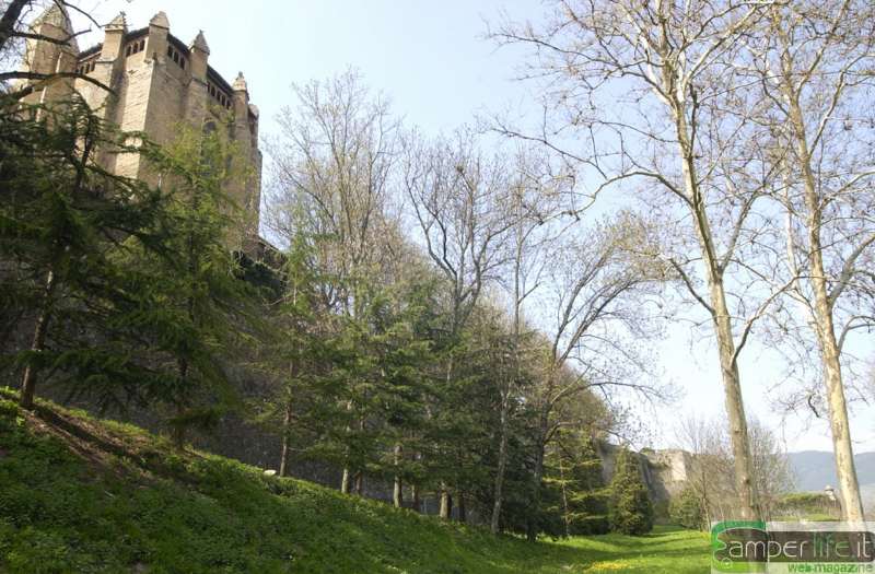 camper viaggi spagna pamplona mura