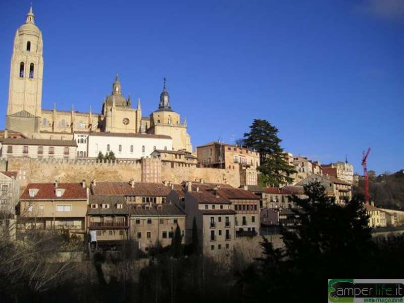 camper viaggi spagna segovia