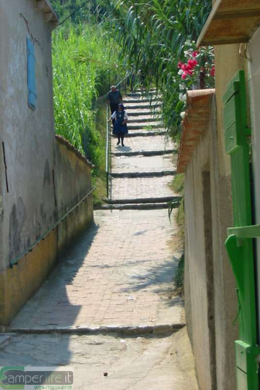 Uno scorcio di Susak camper sosta croazia mare susak