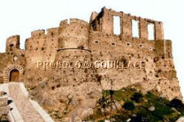 veduta del castello di squillace camper calabria squillace golfo castello di squillace