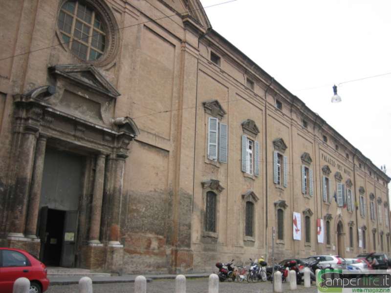 Modena, il palazzo dei Musei camper modena emilia palazzo musei