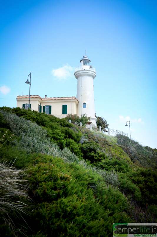 San Felice Circeo, il faro - foto ProLoco San Felice C. camper lazio latina itri san felice circeo faro