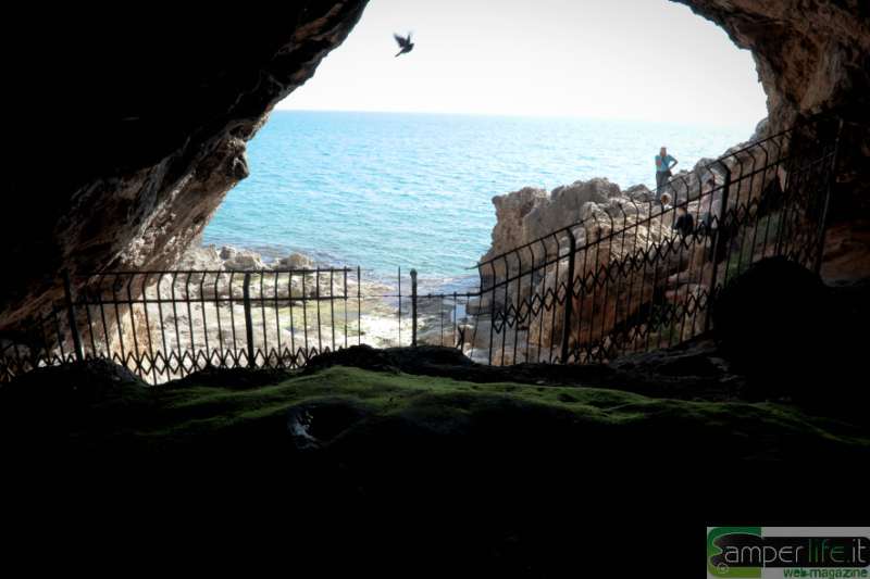 San Felice Circeo, la Grotta delle Capre - foto ProLoco San Felice C. camper lazio latina itri san felice circeo grotta capre