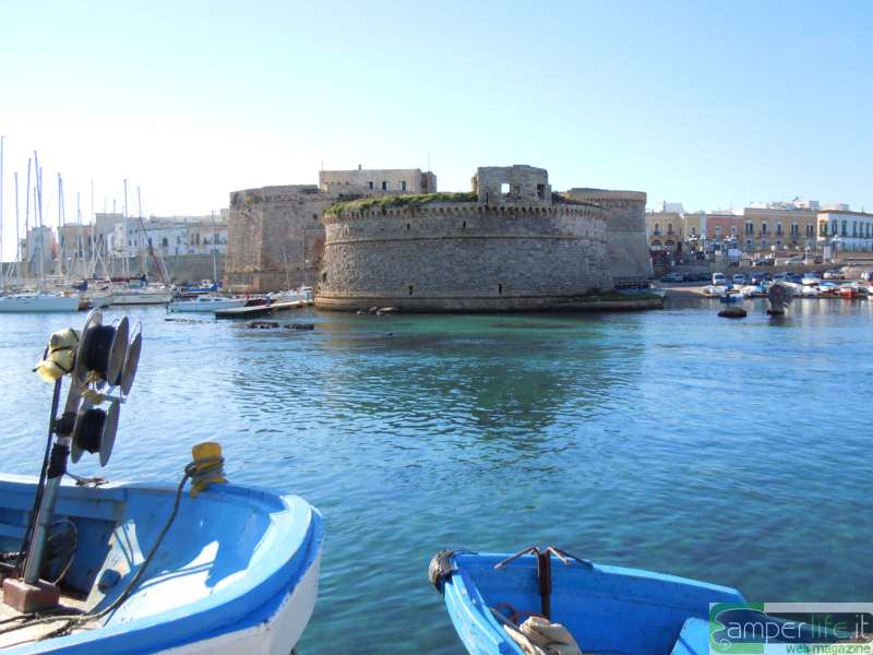 camper puglia salento gallipoli castello aragonese