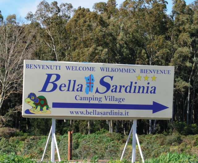 visita il sito web del Camping Bella Sardinia