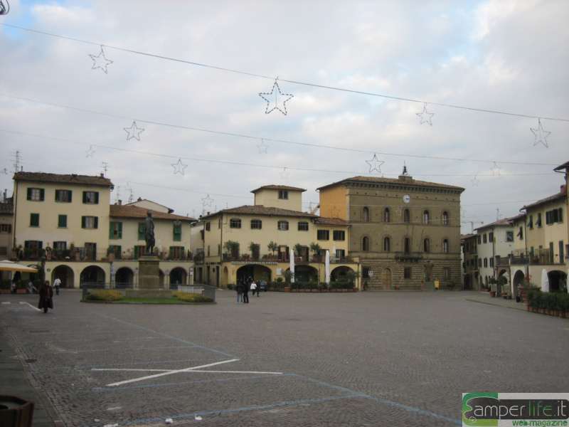 camper toscana firenze greve in chianti piazza matteotti