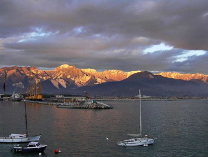 camper toscana riviera spiagge marina di carrara