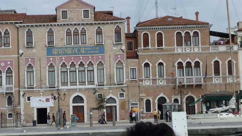 camper venezia palazzo adriatica navigazioni