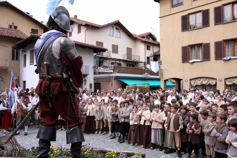 A Revello: Maggio Castello