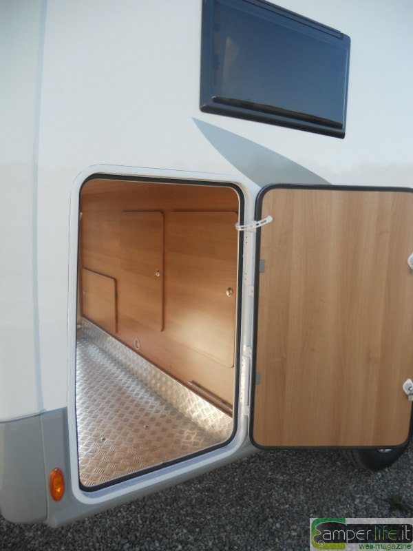 camper plasy P69 P.L.A. garage