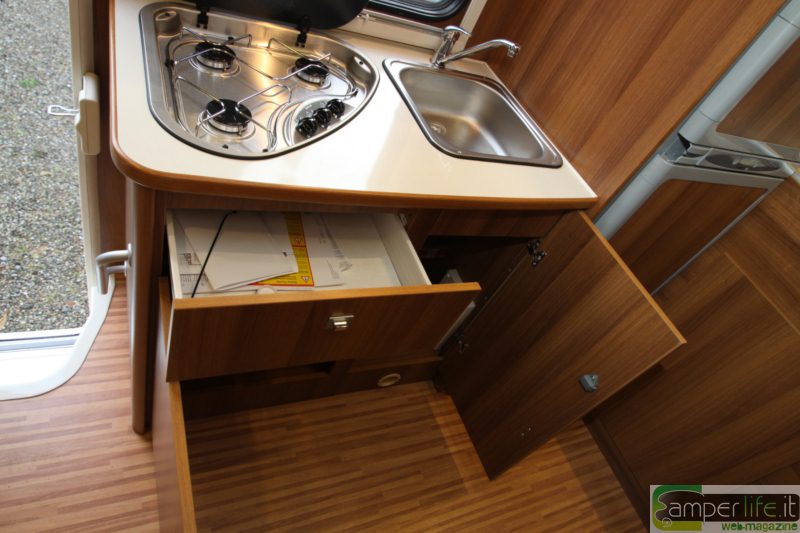 Rimor Limited Edition 2012, la cucina camper Rimor Limited Edition 2012 cucina