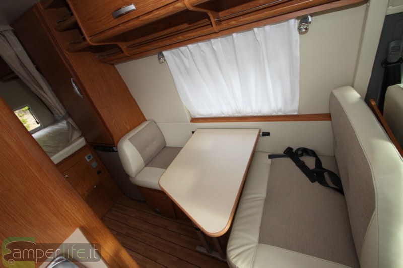 camper rimor horus dinette