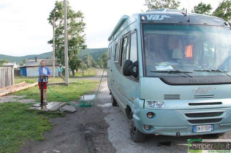 Babuskin, il rifornimento dell'acqua camper Babuskin rifornimento acqua