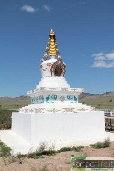 Una stupa nei pressi della Mongolia camper Stupa Mongolia