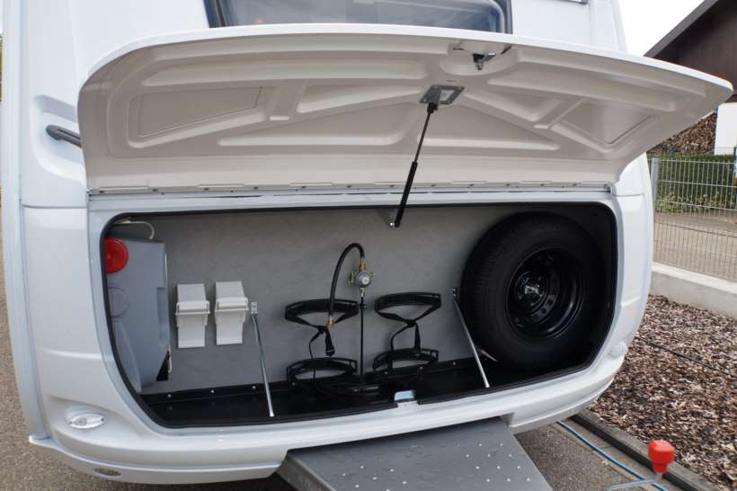 caravan camperlife recensioni caravan Bürstner Averso 570 TS gavone anteriore