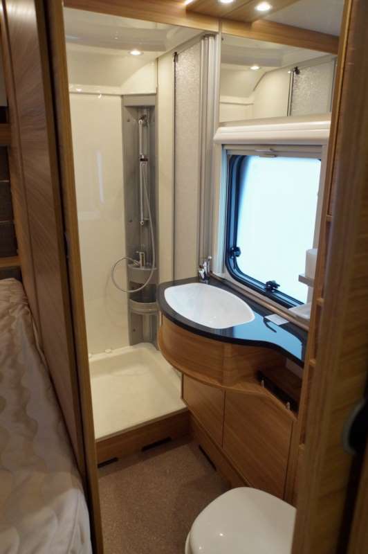 545 kmf eller 560 kmfe 08-toilette-dethleffs-camper_650fmk