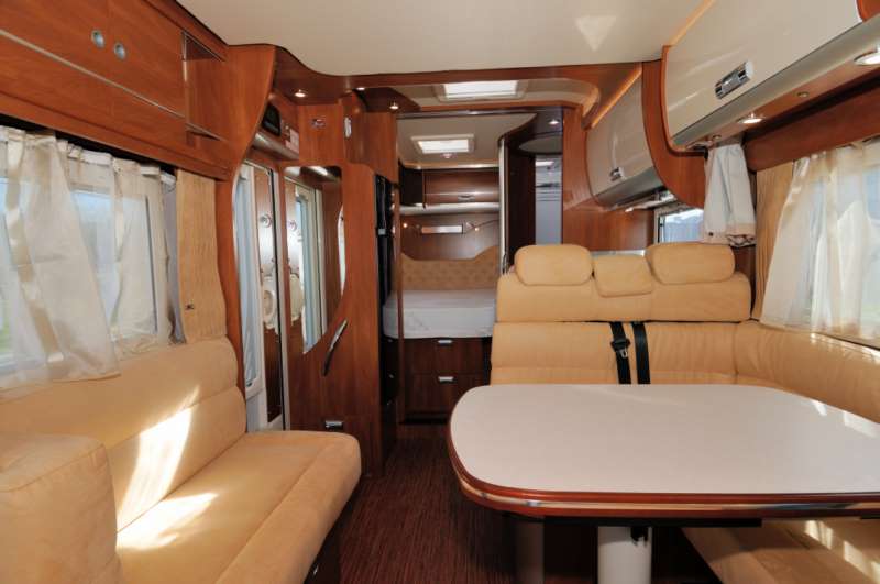 Laika Kreos 3008 camper camperlife rivista camperisti recensioni camper Laika Kreos 3008 semintegrale