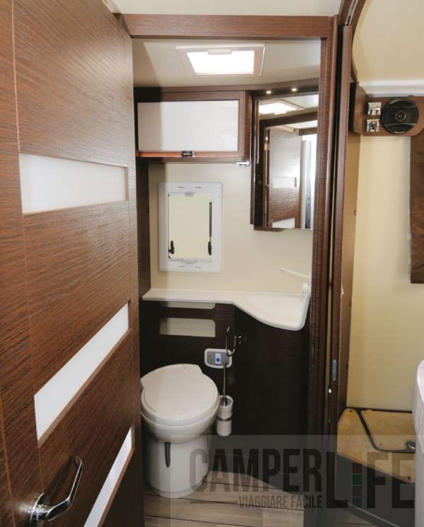 camperlife rivista camperisti recensioni camper Mobilvetta K-Yacht Tekno Design 89 toilette