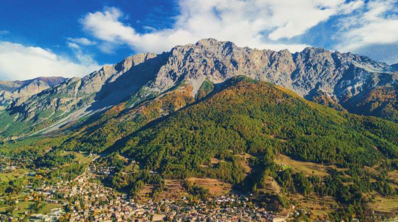 veduta d'insieme della montagne di Bormio
