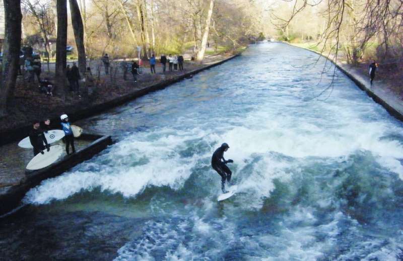 L'Onda, nel Giardino Inglese