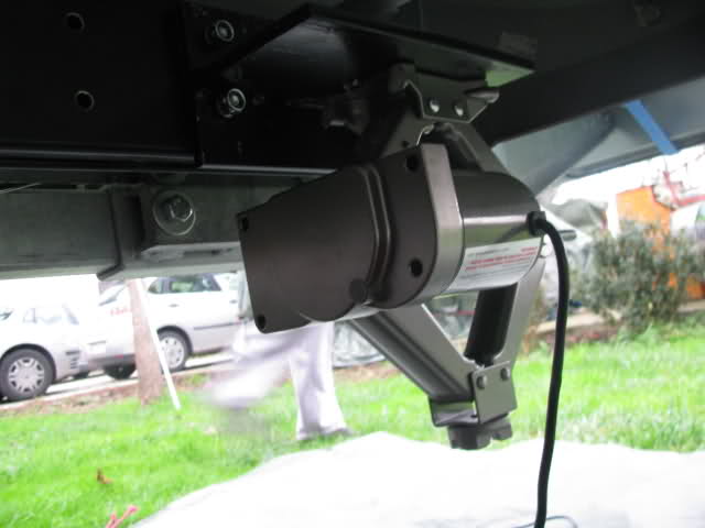 Piedini Di Stazionamento Elettrici A 12v Camperlife