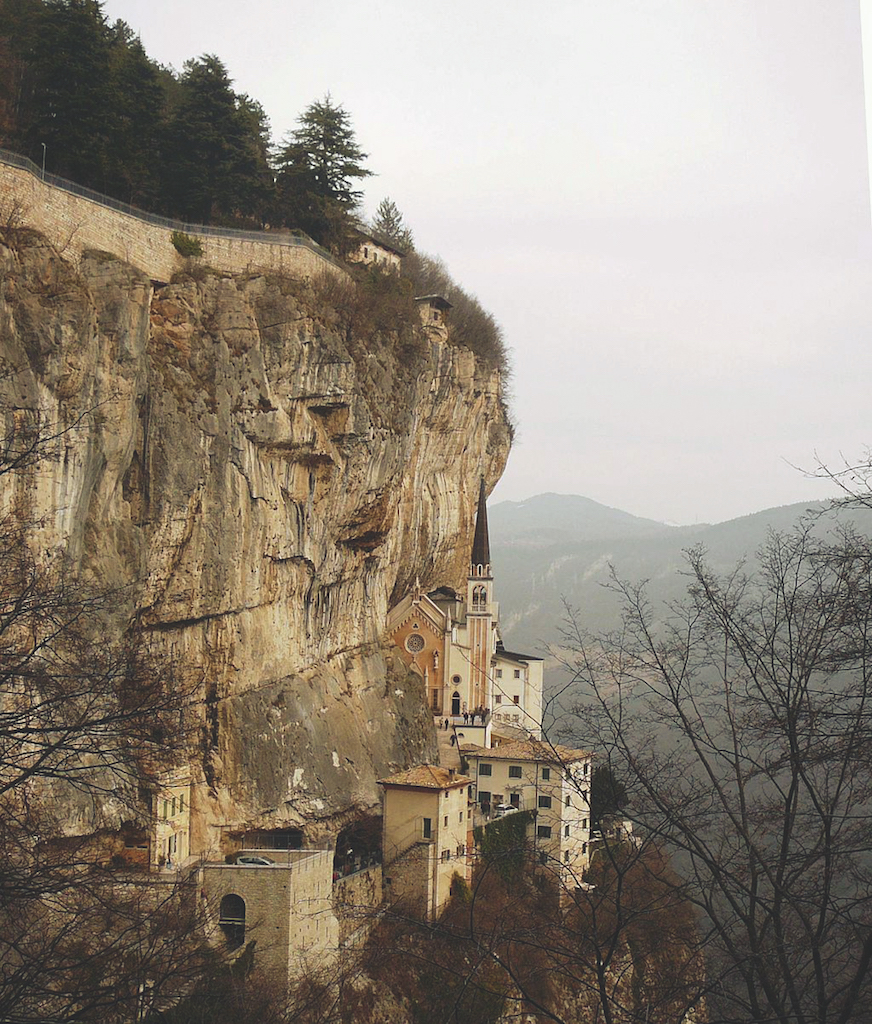 05 Santuario_Madonna_della_Corona-Panorama_credit_ Llorenzi