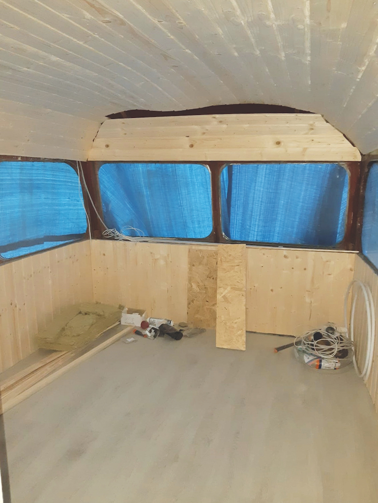 La camera matrimoniale in costruzione al piano superiore