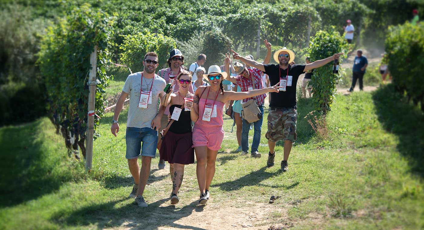 27 agosto – Tra vini e piatti tradizionali prende il via la 35° Mangialonga di La Morra