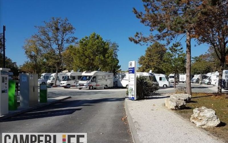 Aire Camping Car Park 18 Rue Bel Air 17200 Royan