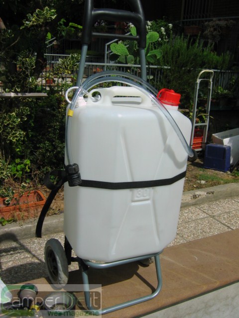 il carrello, vista frontale carrello camper acqua serbatoio mobile vista frontale