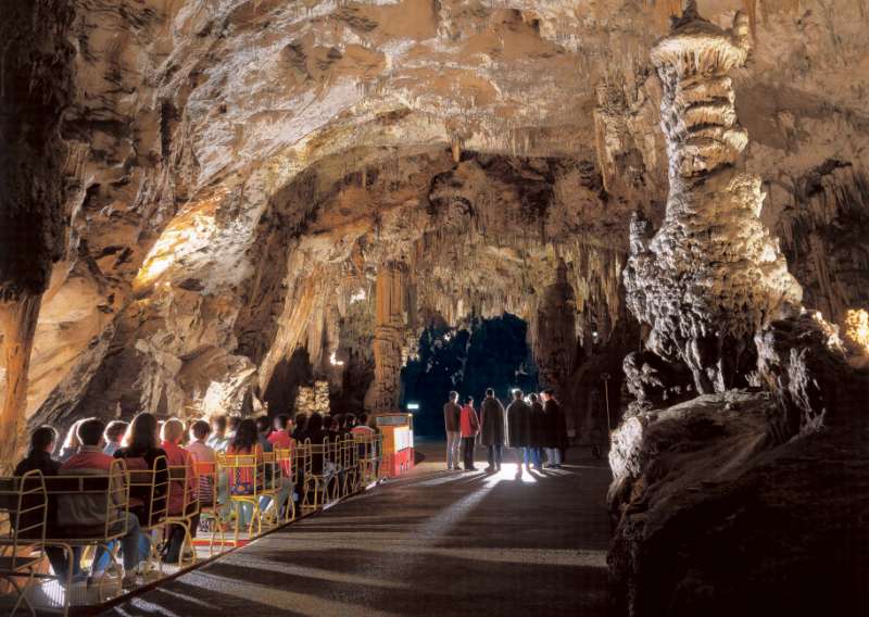 Grotte di Postumia