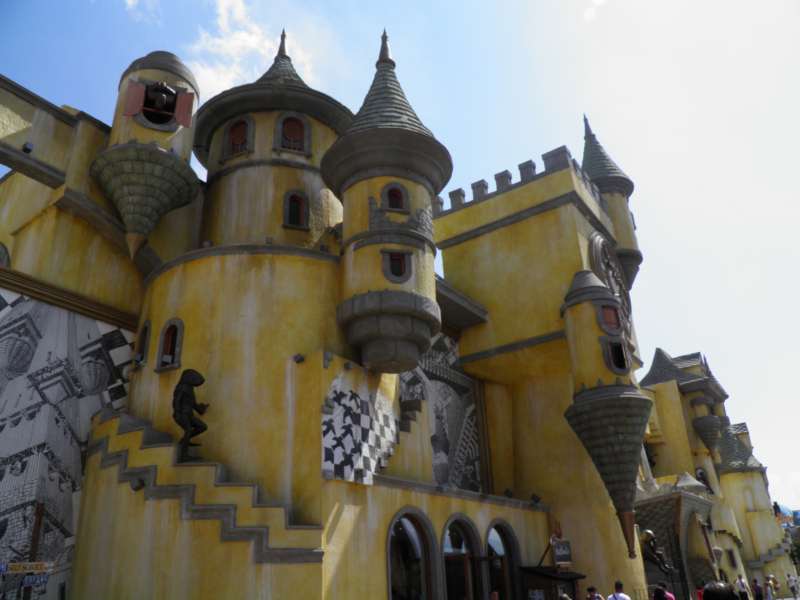 Rainbow MagicLand, Cagliostro camper roma raimbow magicland parco divertimenti cagliostro
