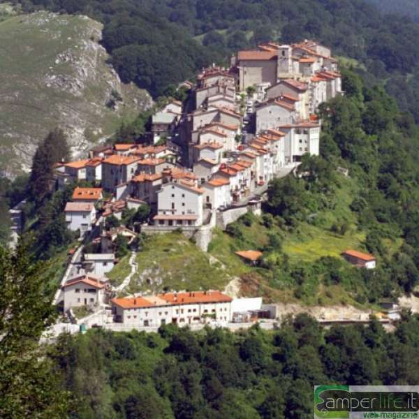 Opi, panorama abruzzo camper opi sosta area