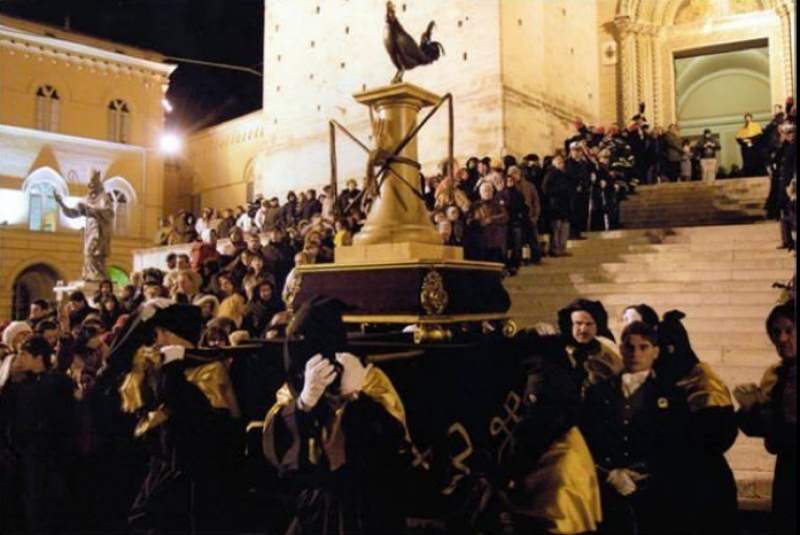 (fonte: Arciconfraternita del Sacro Monte dei Morti di Chieti) (fonte: Arciconfraternita del Sacro Monte dei Morti di Chieti)
