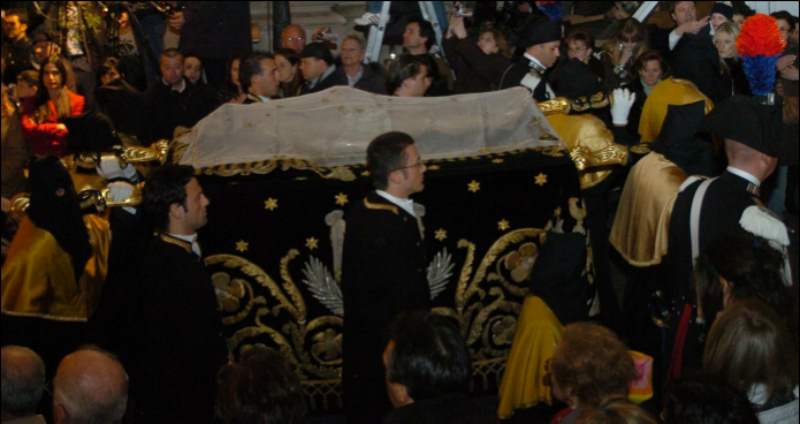 (fonte: Arciconfraternita del Sacro Monte dei Morti di Chieti) (fonte: Arciconfraternita del Sacro Monte dei Morti di Chieti)