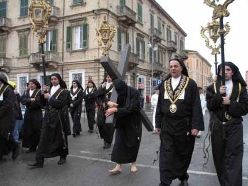 Il Cireneo di Lanciano (foto dalla rete) Il Cireneo di Lanciano (foto dalla rete)