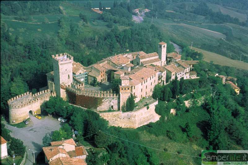 Vigoleno, Foto IAT Castell'Arquato camper piacenza val d'arda castell'arquato vigoleno