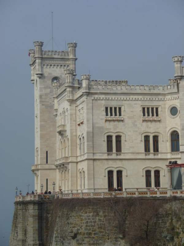 Trieste, il castello Miramare - foto di Francesca e Giuliana Piredda camper trieste castello miramare