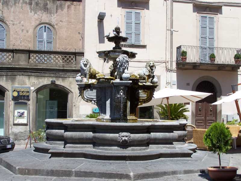 Fontana dei leoni