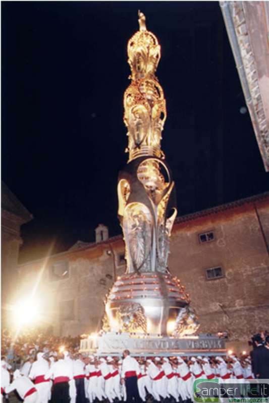La Macchina di Santa Rosa durante il trasporto tuscia viterbo laghi viterbo santa rosa