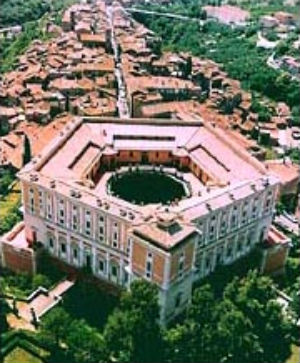 Palazzo Farnese a Caprarola - foto UnoNotizie.it tuscia viterbo laghi viterbo caprarola