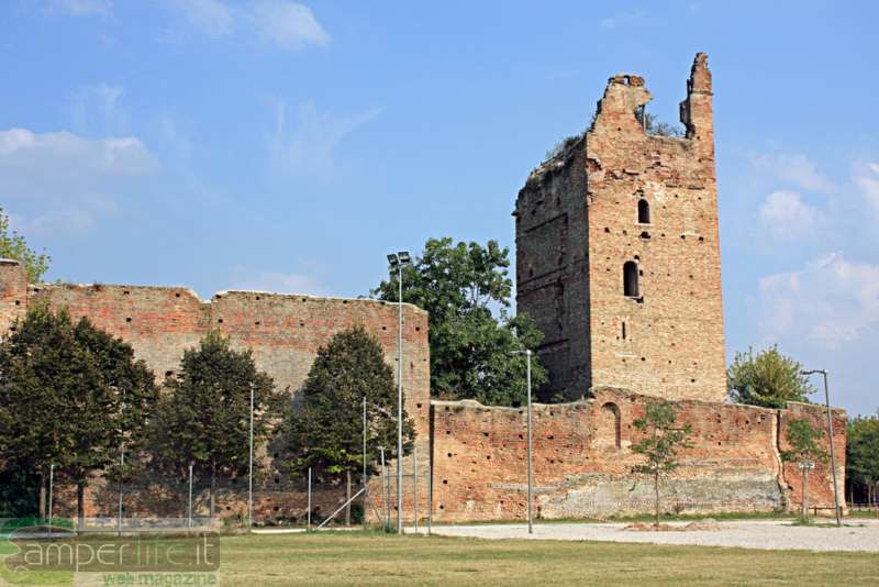 Casteldario, castello scaringero camper mantova po casteldario castello scaringero