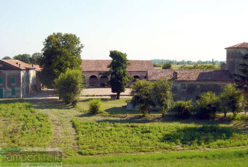 Una Corte agricola camper mantova po corte agricola