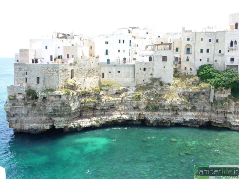 camper puglia salento polignano a mare panorama
