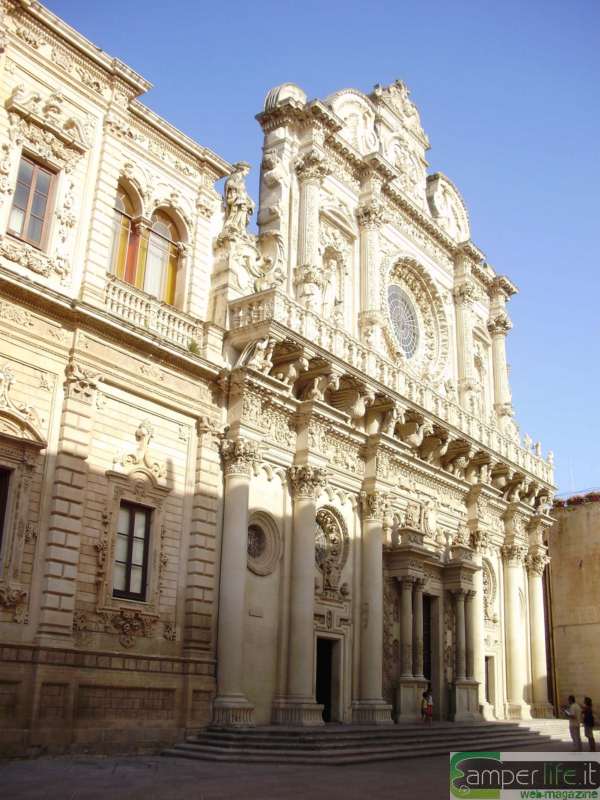 camper puglia salento lecce basilica santa croce