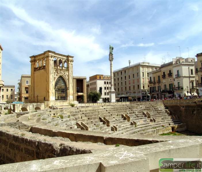 camper puglia salento lecce anfiteatro romano colonna
