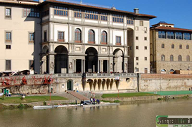 Galleria degli Uffizi toscana firenze galleria uffizi camper