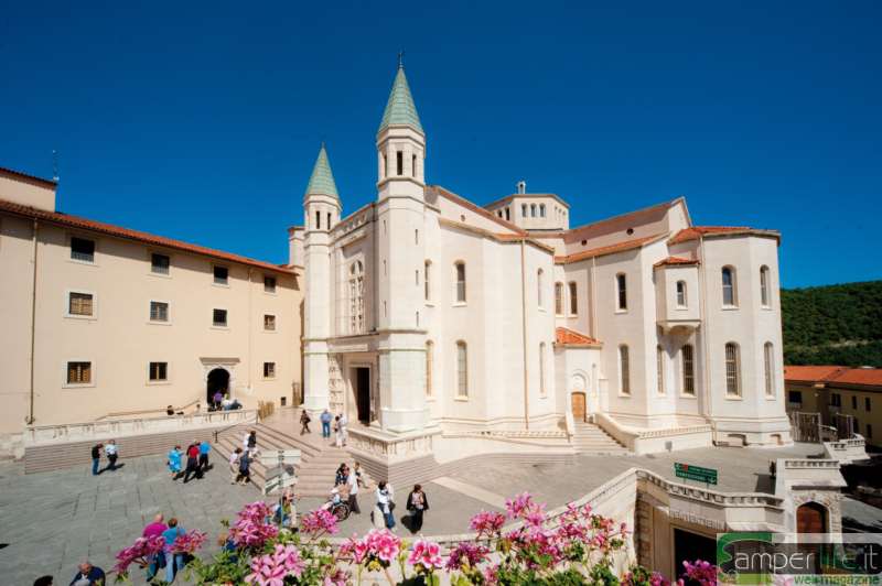 Cascia, la basilica di Santa Rita camper umbria valnerina cascia basilica santa rita