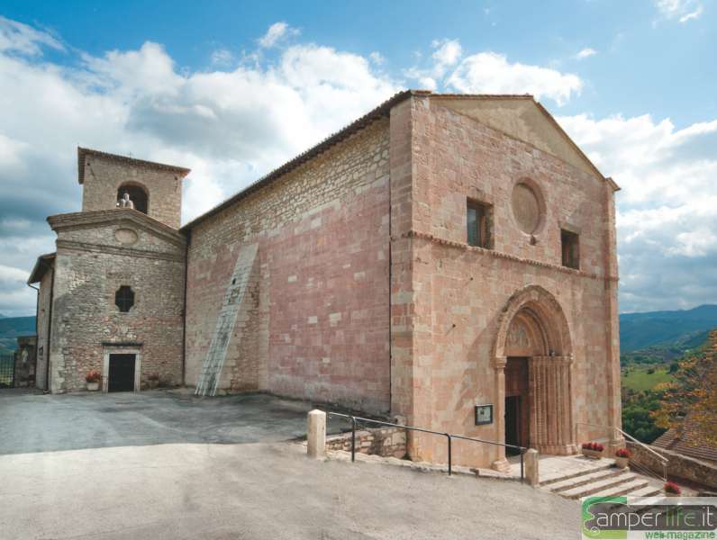 Cascia, la chiesa di Sant'Agostino camper umbria valnerina cascia chiesa sant'agostino